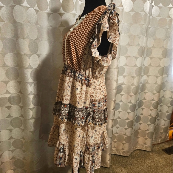 Lovely multi patterned dress 👗 - Picture 2 of 4